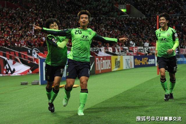 井川里予二手泳衣销售引发网友热议